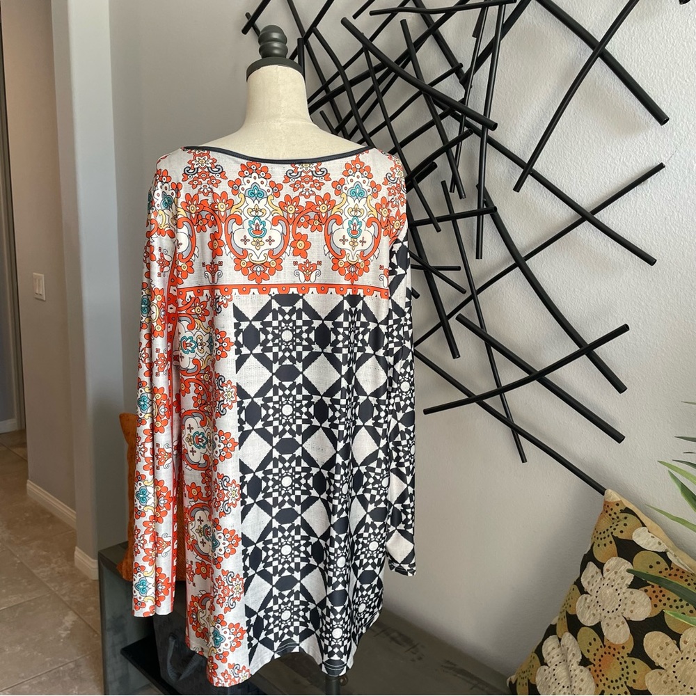 Long Sleeve, Patterned Top - Picture 3 of 6